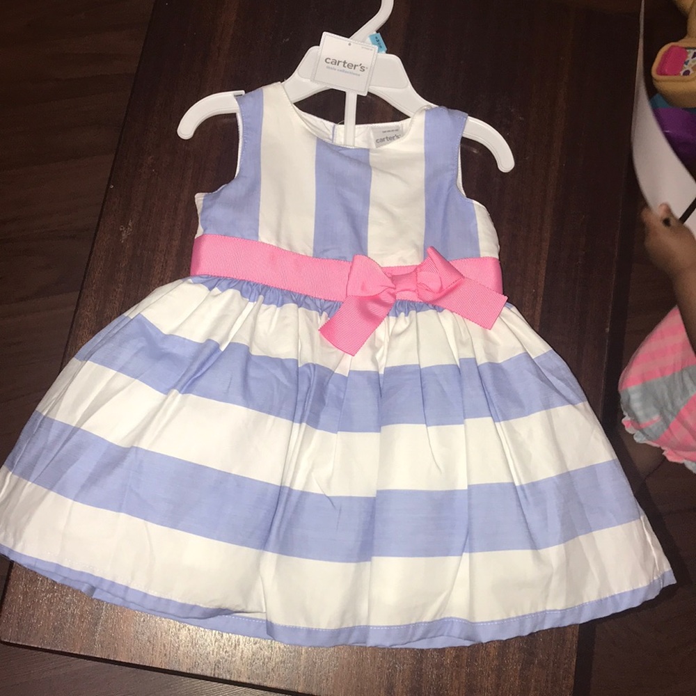 Cute NWT bow on front button up back dress